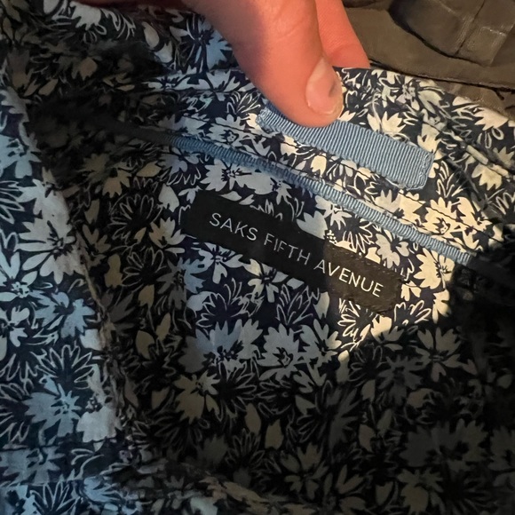 saks Fifth ave casual beach shirt - Picture 3 of 4